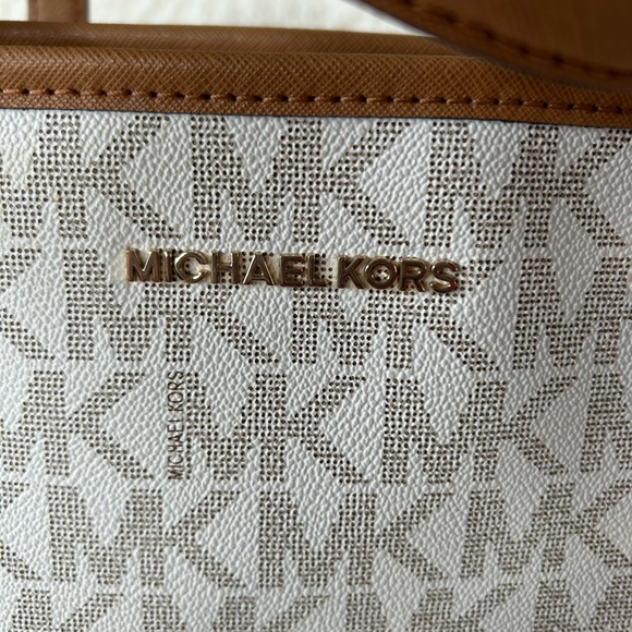 Michael Kors Sady Large Tote - Picture 2 of 13